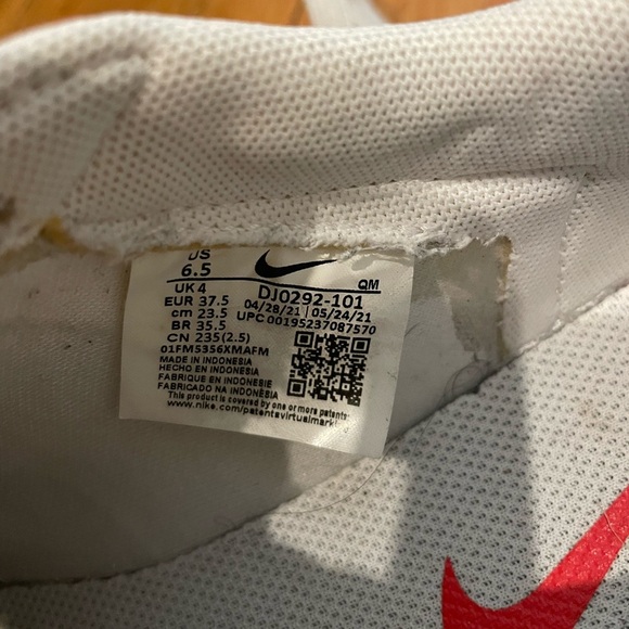 Nike Blazer Low Platform Sneakers - Picture 5 of 6